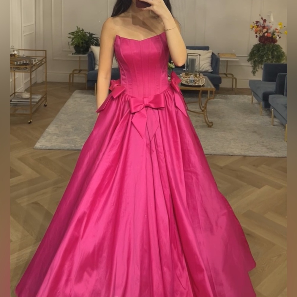 Elegant Pink Strapless Evening Gown - Picture 1 of 6